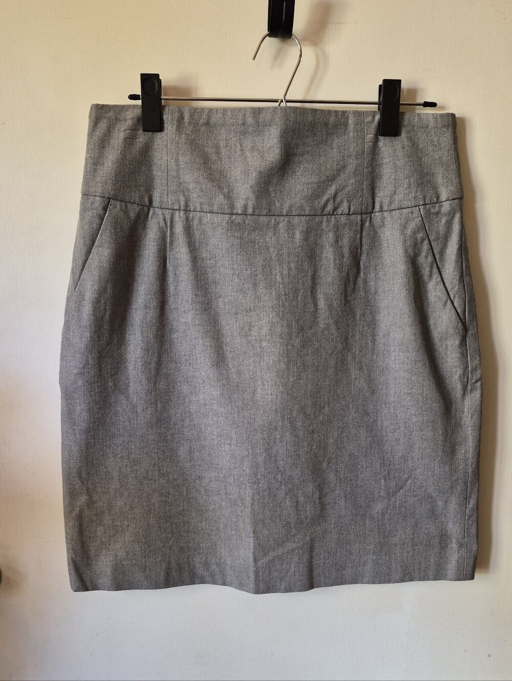 Banana Republic heather gray pencil skirt